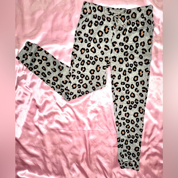 Vigoss Girls Two-Piece Jogger Set Leopard-NWT - Picture 3 of 6
